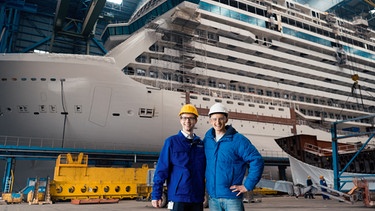 Der Schiffbau-Check / Schiffsbauer Florian von der Meyer Werft und Checker Julian | Bild: BR / megaherz GmbH