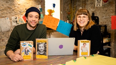 Der Bücher-Check | Kinderbuchautorin Valentina erklärt dem Checker Tobi, was eine Schriftstellerin für eine richtig gute Geschichte braucht. | Bild: BR | megaherz gmbh | Hans-Florian Hopfner