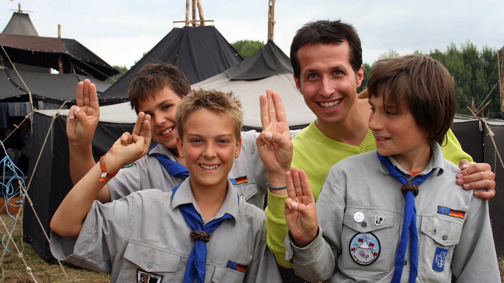 Wer findet den Pfad? / Willi mit den Pfadfindern vom Stamm "Albert Schweitzer" bei einem großen Pfadfindertreffen in Mecklenburg-Vorpommern. | Bild: BR/megaherz gmbh