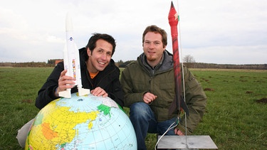 Wie sieht die Welt im Weltraum aus? / Willi und Raketenbauer Matthias Raif | Bild: BR / megaherz GmbH