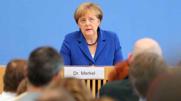 Bundeskanzlerin Angela Merkel bei ihrer Sommer-PK | Bild: picture-alliance/dpa