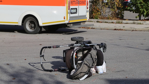 Bad Worishofen Pkw Erfasst Kinderwagen Saugling Wohlauf Schwaben Br24 Br De