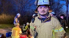 Ariya Akbari aus Afghanistan engagiert sich seit fünf Jahren bei der Freiwilligen Feuerwehr im oberbayerischen Höhenkirchen.  | Bild: BR/ Antje Dechert