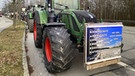 14.02.2024, Passau - Bauernproteste beim Politischen Aschermittwoch, Landwirte mit Traktoren; andauernder Protest aus der Landwirtschaft. | Bild: BR/Corinna Ballweg