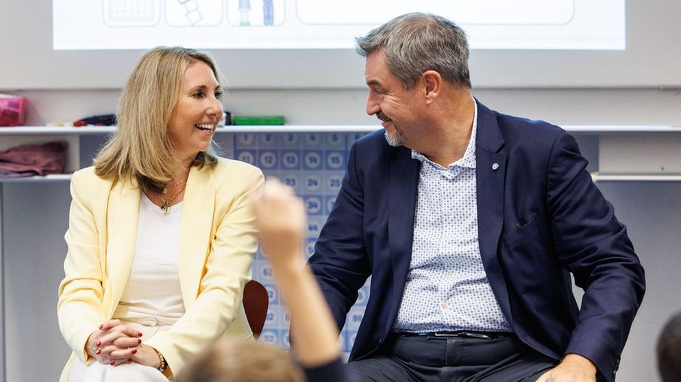 Archivbild: Kultusministerin Stolz und Ministerpräsident Söder  | Bild: picture alliance / dpa | Matthias Balk