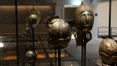 Ausstellungsstücke der Archäologische Staatssammlung in München | Bild: BR