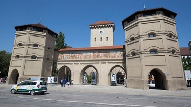 Isartor, östliches Stadttor der historischen Altstadt von München, mit dem Valentin-Karlstadt-Musäum. | Bild: picture alliance/Ulrich Baumgarten