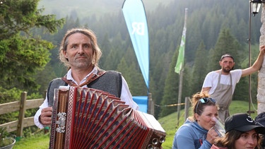 Alexander Huber, Ehrengast beim Doppeljubiläum auf der Priener Hütte | Bild: BR/Peter Stenz
