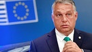 Ungarns Regierungschef Orban hat den Austritt der Fidesz-Partei aus der EVP-Fraktion angekündigt.  | Bild: John Thys/AFP Pool/AP/dpa 