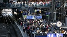 Eisenbahngewerkschaft kündigt neue Streiks an | Bild:  dpa-Bildfunk/Bodo Marks