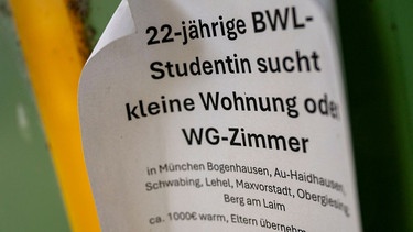 Wohnungsnot trifft auch Studentinnen und Studenten | Bild: dpa-Bildfunk/Peter Kneffel