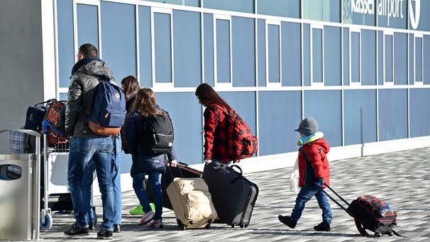 Schnellere Abschiebung: Blinder Aktionismus Oder Sinnvolle Änderung ...