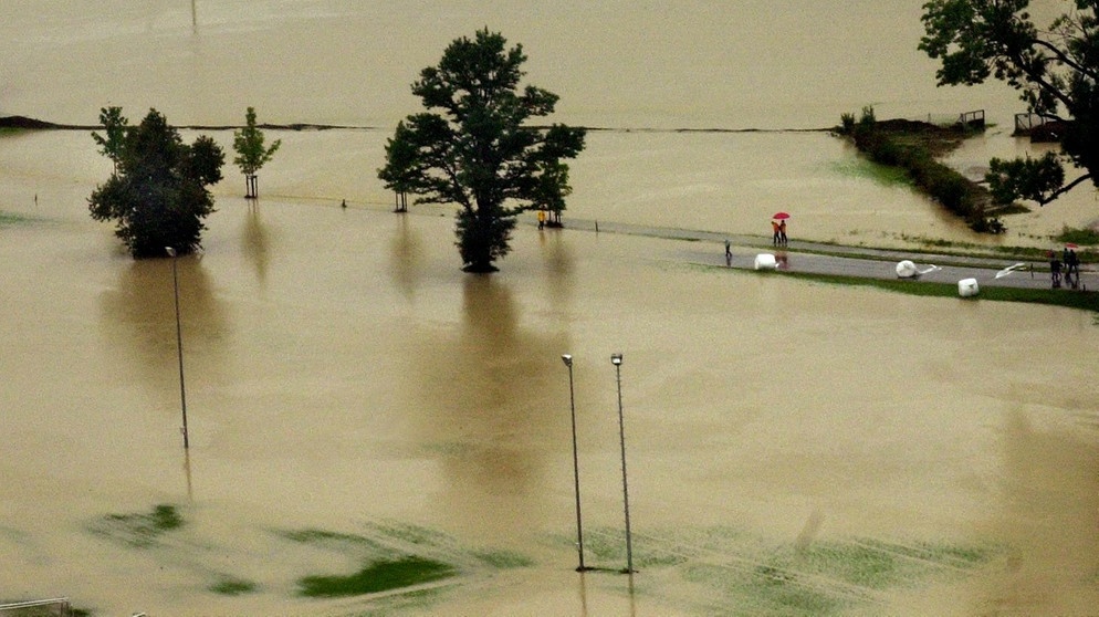 Hochwasser 2002: Bayerns Kritische Tage | BR24 | BR.de