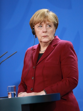 Bundeskanzlerin Angela Merkel und CDU-Europapolitiker Elmar Brok | Bild: picture-alliance/dpa