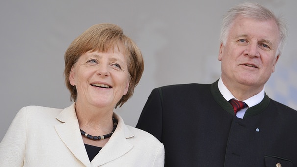  Bundeskanzlerin Angela Merkel (CDU) und Bayerns Ministerpräsident Horst Seehofer (CSU | Bild: dpa-Bildfunk