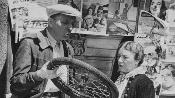 Theo Lingen und Liesl Karstadt in der Filmkomödie "Um eine Nasenlänge" (1949) | Bild: picture-alliance/dpa