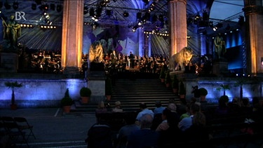 Die Feldherrnhalle als Orchesterpodium | Bild: Bayerischer Rundfunk