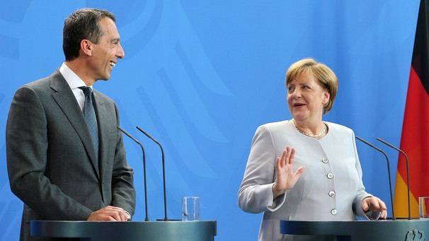 Angela Merkel und der neue österreichische Kanzler Christian Kern geben am 23.06.2016 eine Pressekonferenz in Berlin. | Bild: dpa/Wolfgang Kumm