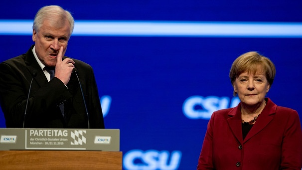 Merkel Von Seehofer Abgewatscht: Warum Der Eklat Der Kanzlerin Nützt ...