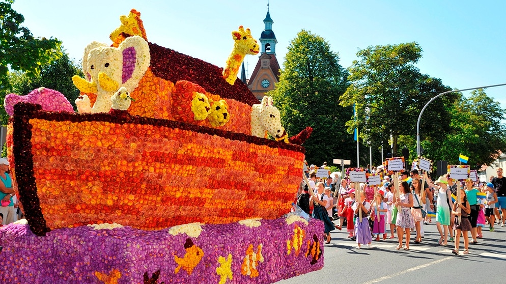 Motivwagen beim Blumenfest in Röthenbach an der Pegnitz 2015 | Bild: Stadt Röthenbach an der Pegnitz