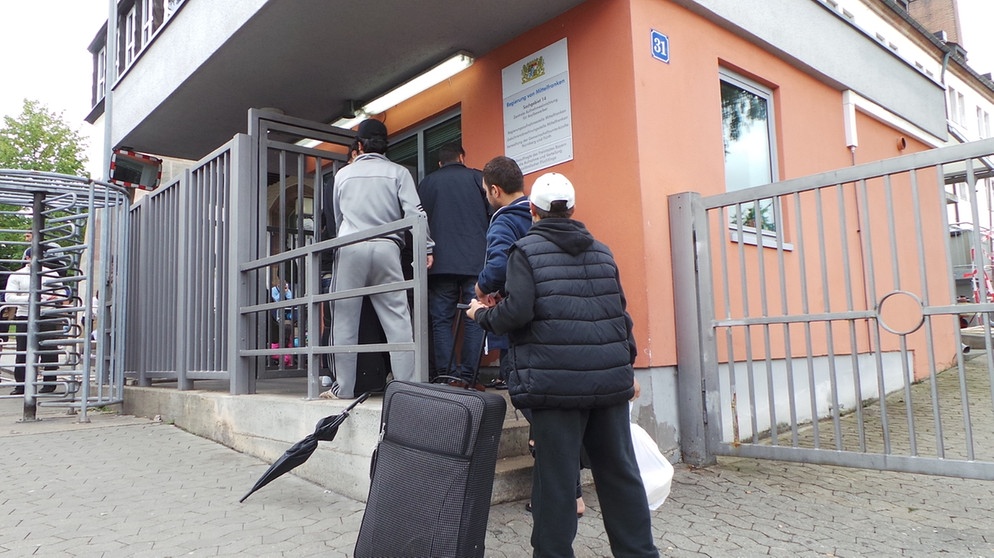 Erstaufnahmeeinrichtung in Zirndorf | Bild: BR-Studio Franken/Andreas Hausham