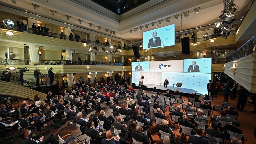 BR24live: Munich Security Conference Day 2 | BR.de