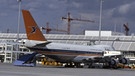 Symbolbild vom Flughafen München: Boeing 747-2 der South African Airways bei Gewitter am Terminal 1. | Bild: Flughafen München/Werner Hennies