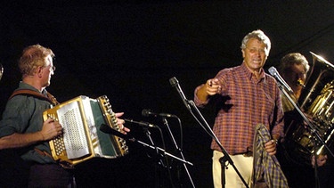 Gerhard Polt mit Biermösl Blosn (Aufnahme von 2004) | Bild: picture-alliance/dpa