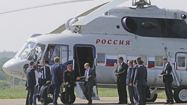 Wladimir Putin besucht den Konakovsky-Destrikt | Bild: picture-alliance/dpa