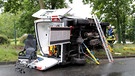 Rettungswagen in Aschaffenburg verunglückt | Bild: Ralf Hettler