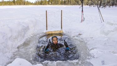 Eisbaden am Polarkreis | Pia geht Eisbaden am Polarkreis | Bild: BR |Text und Bild Medienproduktion | Marcella Müller