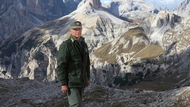 Szene aus "Die Bergpolizei - ganz nah am Himmel" mit Terence Hill | Bild: BR