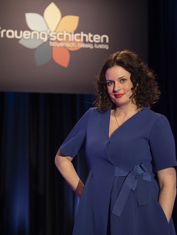 In der neuen Sketchcomedy "Fraueng'schichten" schlüpft Angela Ascher in die unterschiedlichsten Rollen | Bild: BR/Martina Bogdahn