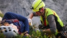 Übung der Bergwacht Ramsau. | Bild: BR/Timeline Production/Max Reichel