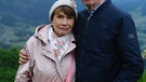 John Jürgens mit seiner Mutter Erika am Filmset in Aurach bei Kitzbühel | Bild: FinalFrame