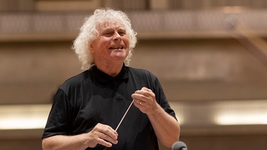 Sir Simon Rattle bei den Proben im Herkulessaal. | Bild: BR/Astrid Ackermann