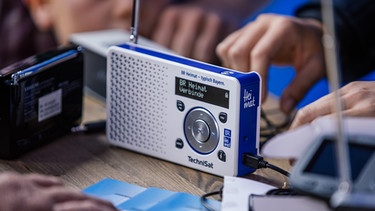 DAB+ Radios: Das BR-Heimat DAB+ Radio an einem Infostand von BR-Heimat  | Bild: BR / Fabian Stoffers