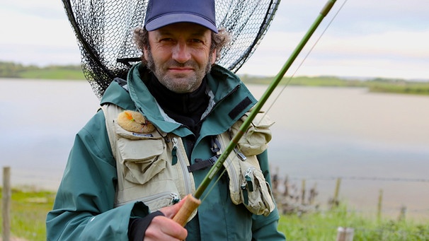 Schmidt Max beim Lachsfischen in Irland | Bild: BR/André Goerschel