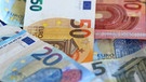 Symbolbild: Verschiedene Euro-Banknoten | Bild: picture alliance / pressefoto_korb | Micha Korb
