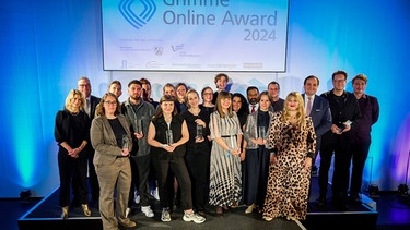 Freude im BR über gleich zwei Auszeichnungen beim Grimme Online Award | Bild: dpa-Bildfunk