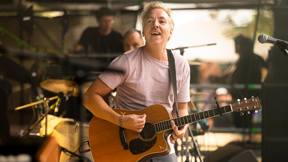 Olli Schulz auf dem Festival "Jamel rockt den Förster" | Bild: ARD Kultur / Andreas Hornoff