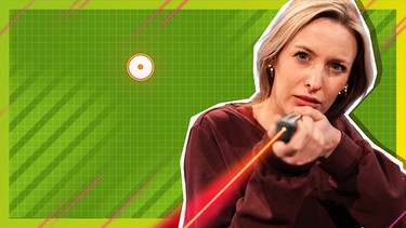 Julia Nageler mit einem Laserpointer vor einem grünen Hintergrund | Bild: BR