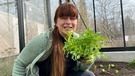 Canna (Blumenrohr) auswintern und Salat pflanzen im Querbeet-Garten mit Sabrina Nitsche | Bild: Julia Schade