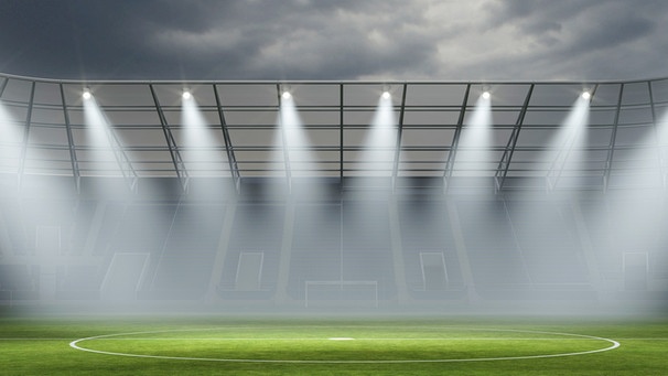 Leeres Stadion mit Flutlicht | Bild: stock.adobe.comRobert Kneschke