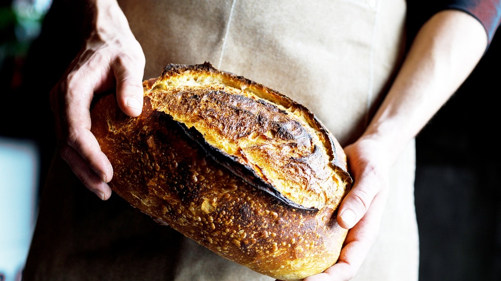 Brotscheiben in einem Laib