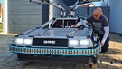 DeLorean aus dem Drucker - Bastler an seinem Modell | Bild: BR/Conny Kleinschroth