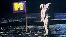 Der erste MTV-Spot mit einem Astronauten, der auf dem Mond die MTV-Flagge hisst. | Bild: picture-alliance / dpa | MTV