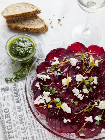 Carpaccio aus roter Bete | Bild: mauritius images / foodcollection / Dan Lev