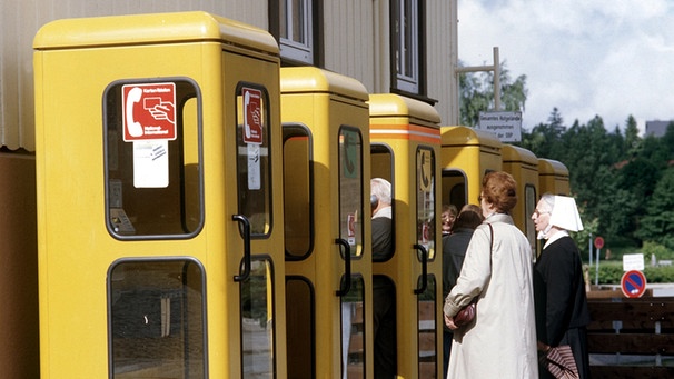 gelbe Telefonzellen | Bild: picture-alliance/dpa