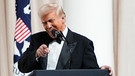 20.01.2025, USA, Washington: US-Präsident Donald Trump spricht auf der Bühne beim Commander in Chief Ball, der Teil der Amtseinführung des Präsidenten ist. Foto: Ben Curtis/AP/dpa +++ dpa-Bildfunk +++ | Bild: dpa-Bildfunk/Ben Curtis